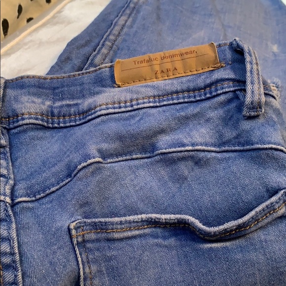 Zara distressed light blue wash jeans - Picture 3 of 4